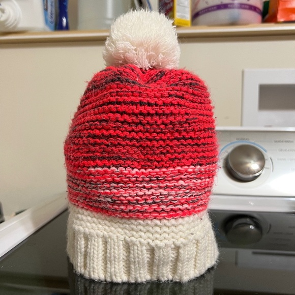 Thinsulate fleece lined winter hat with red/pink striped with white pompom - Picture 6 of 6